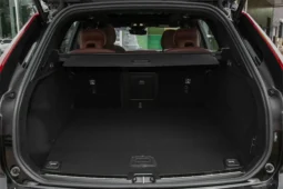 
										Volvo XC60 PHEV full									