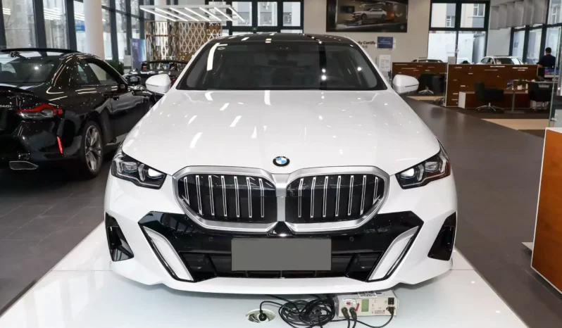 Imgi 4 bmw 5 series 530li 2024 appearance 2