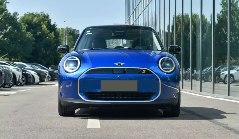 Imgi 4 mini cooper ev 2024 appearance 2