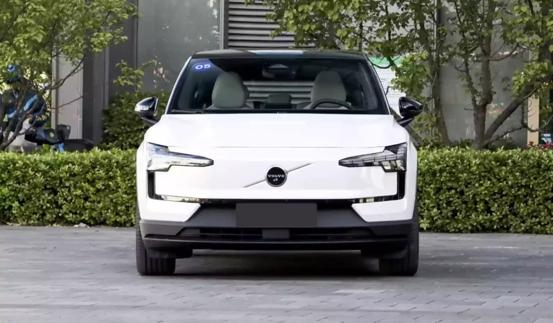 Imgi 4 volvo ex30 2025 appearance 2