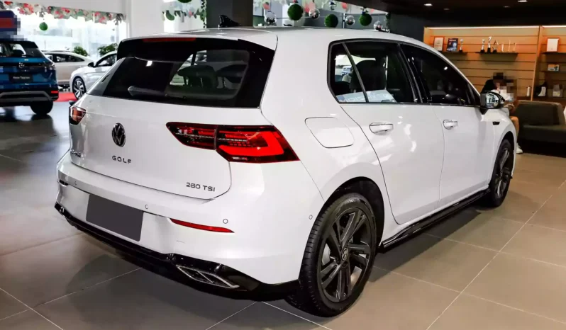 
								Volkswagen Golf 2024 full									