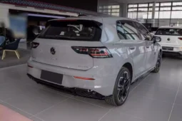 
										Volkswagen Golf full									