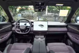 
										Lynk & Co 08 EM-P full									