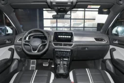
										Volkswagen T-Roc full									