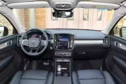
										Volvo XC40 full									